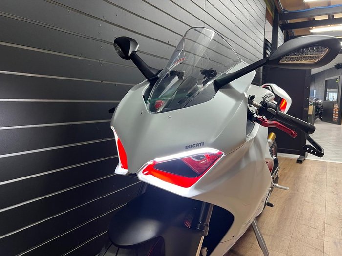 2022 DUCATI PANIGALE V2 White