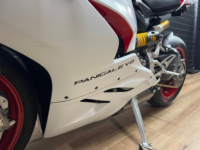 2022 DUCATI PANIGALE V2 White