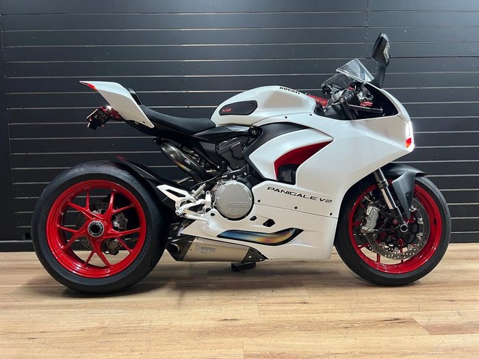 2022 DUCATI PANIGALE V2 White
