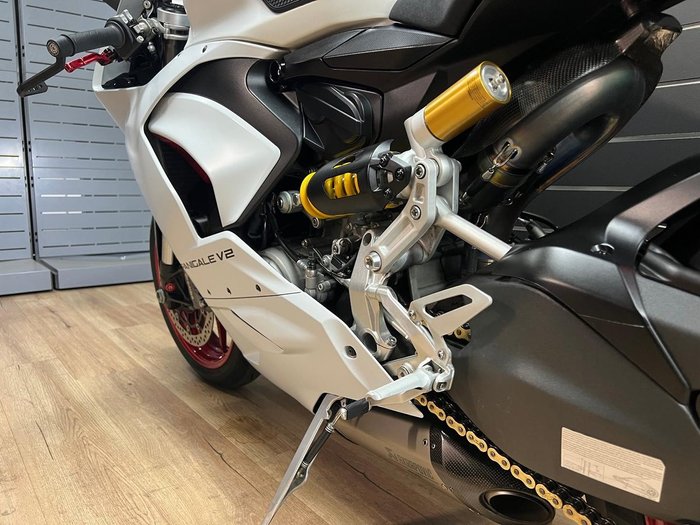 2022 DUCATI PANIGALE V2 White