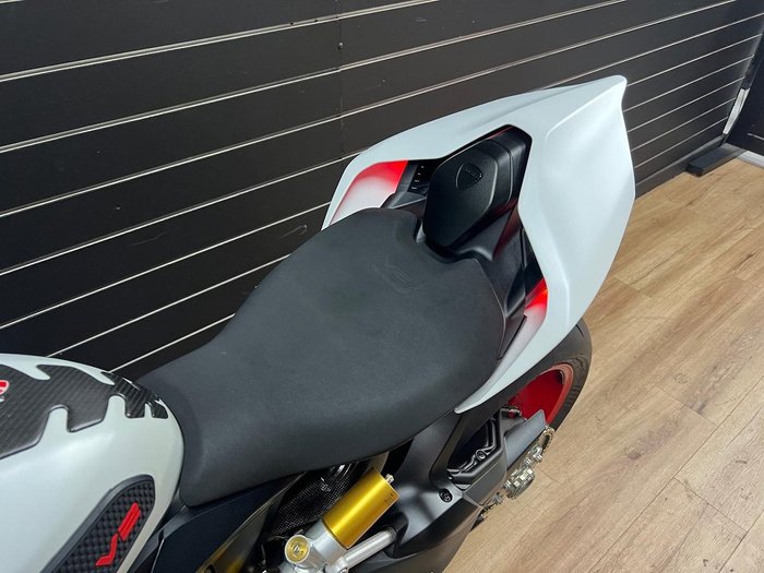 2022 DUCATI PANIGALE V2 White