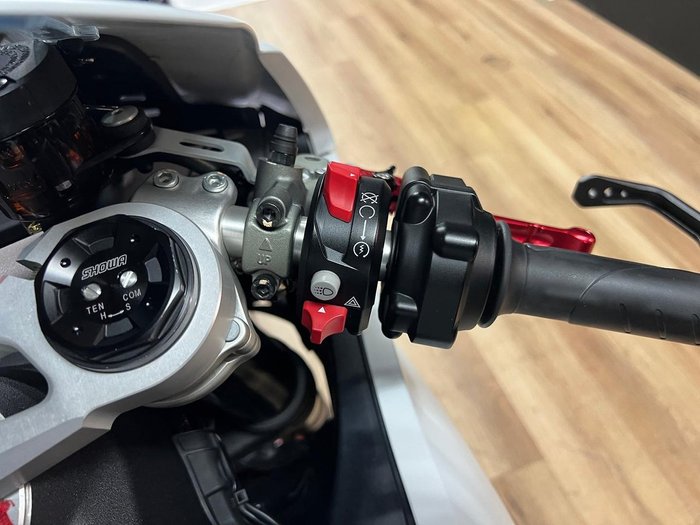 2022 DUCATI PANIGALE V2 White
