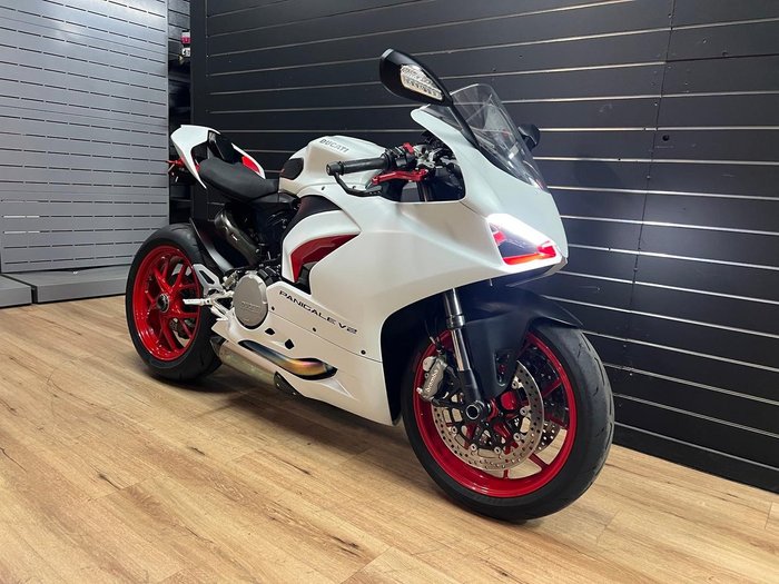 2022 DUCATI PANIGALE V2 White