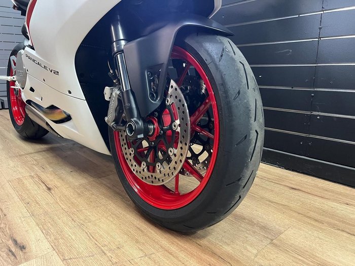 2022 DUCATI PANIGALE V2 White
