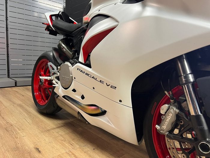 2022 DUCATI PANIGALE V2 White