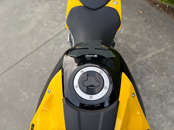 2024 Suzuki GSX-8R (GSX800FRQ) Yellow