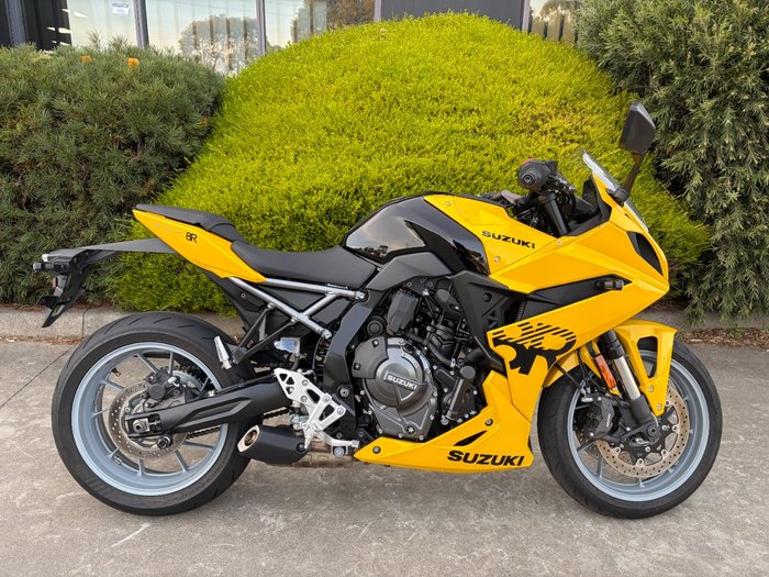 2024 Suzuki GSX-8R (GSX800FRQ) Yellow