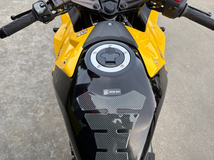 2024 Suzuki GSX-8R (GSX800FRQ) Yellow
