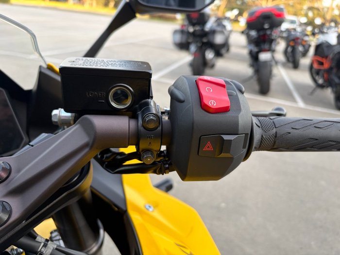 2024 Suzuki GSX-8R (GSX800FRQ) Yellow