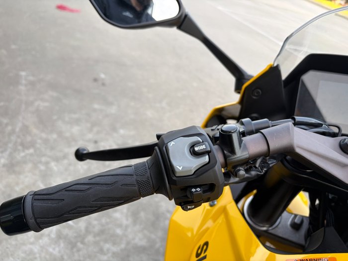 2024 Suzuki GSX-8R (GSX800FRQ) Yellow