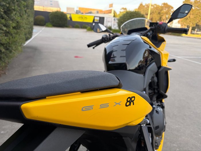 2024 Suzuki GSX-8R (GSX800FRQ) Yellow