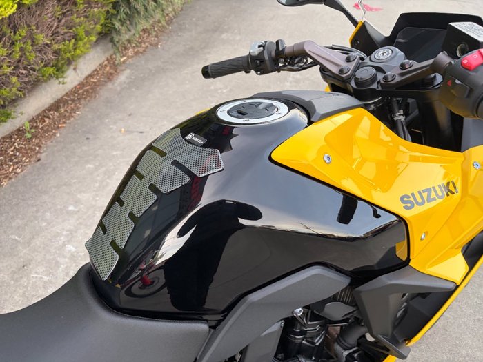 2024 Suzuki GSX-8R (GSX800FRQ) Yellow