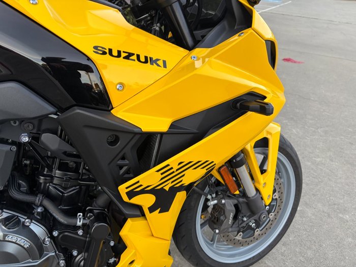 2024 Suzuki GSX-8R (GSX800FRQ) Yellow