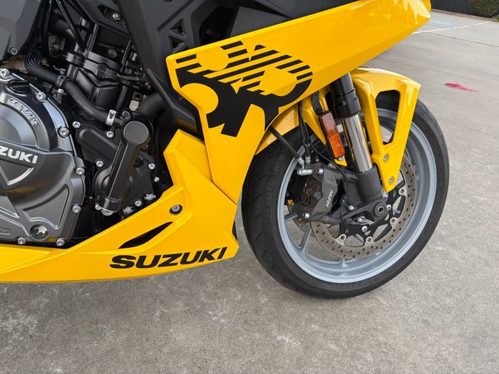 2024 Suzuki GSX-8R (GSX800FRQ) Yellow