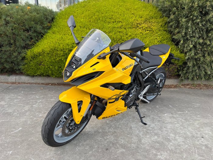2024 Suzuki GSX-8R (GSX800FRQ) Yellow