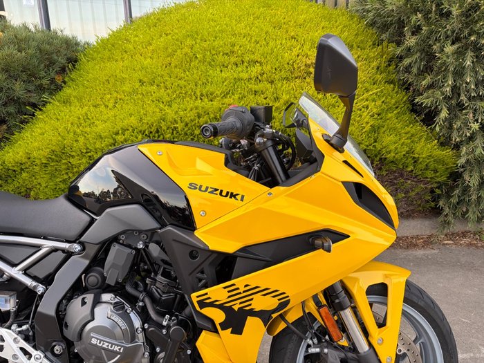 2024 Suzuki GSX-8R (GSX800FRQ) Yellow