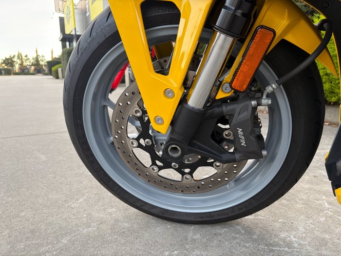 2024 Suzuki GSX-8R (GSX800FRQ) Yellow