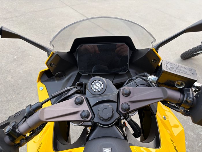 2024 Suzuki GSX-8R (GSX800FRQ) Yellow