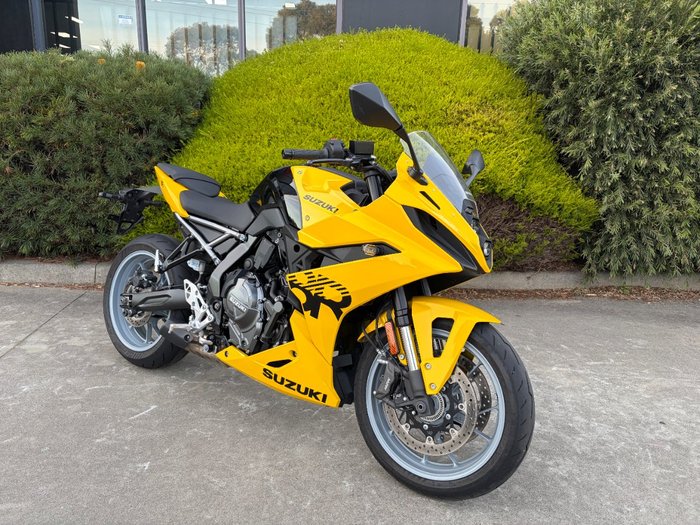 2024 Suzuki GSX-8R (GSX800FRQ) Yellow