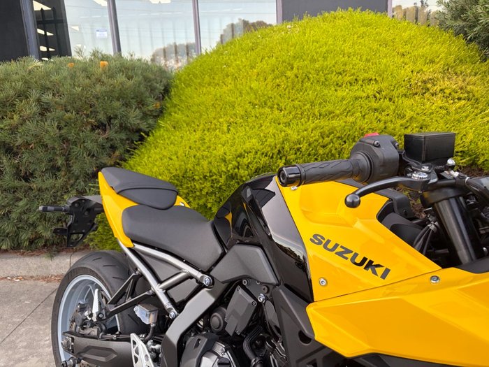 2024 Suzuki GSX-8R (GSX800FRQ) Yellow