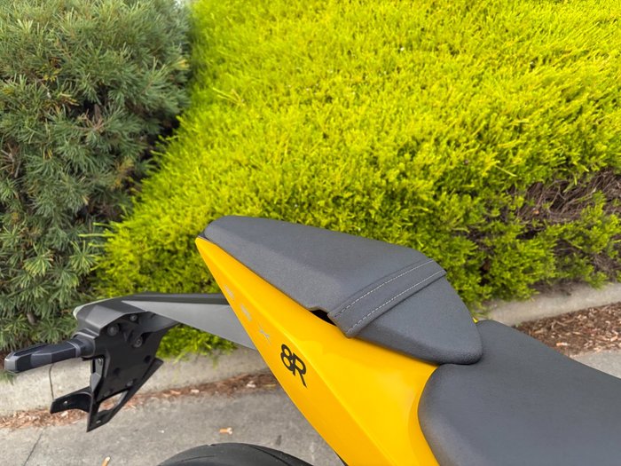2024 Suzuki GSX-8R (GSX800FRQ) Yellow