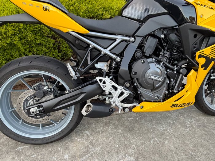 2024 Suzuki GSX-8R (GSX800FRQ) Yellow