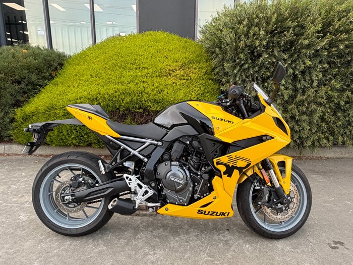 2024 Suzuki GSX-8R (GSX800FRQ) Yellow