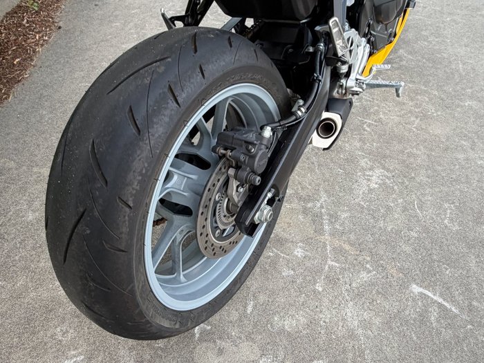 2024 Suzuki GSX-8R (GSX800FRQ) Yellow