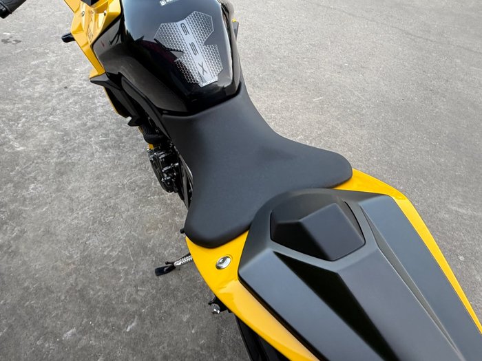 2024 Suzuki GSX-8R (GSX800FRQ) Yellow
