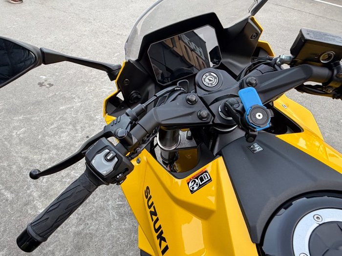 2024 Suzuki GSX-8R (GSX800FRQ) Yellow