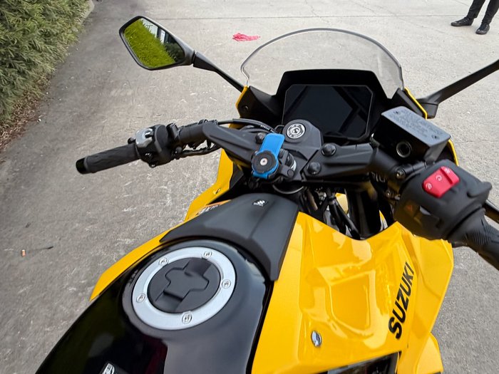 2024 Suzuki GSX-8R (GSX800FRQ) Yellow
