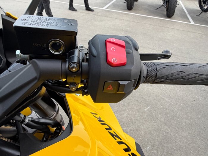 2024 Suzuki GSX-8R (GSX800FRQ) Yellow