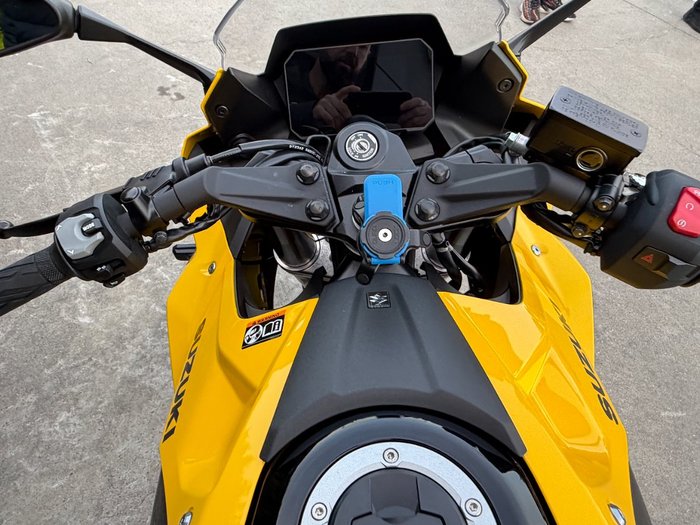 2024 Suzuki GSX-8R (GSX800FRQ) Yellow