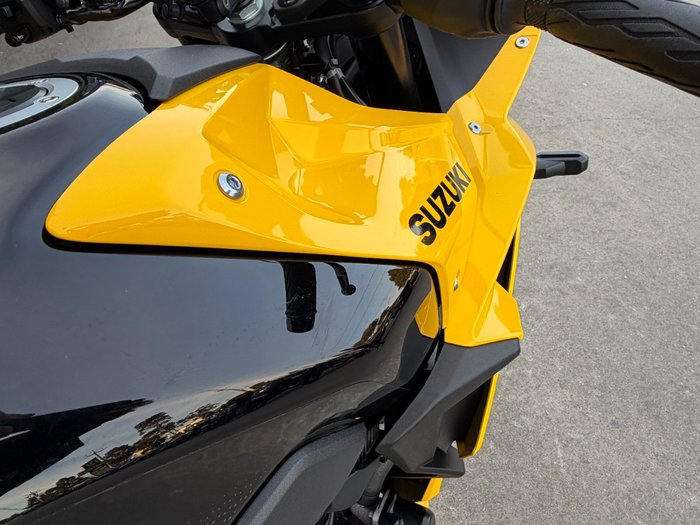 2024 Suzuki GSX-8R (GSX800FRQ) Yellow