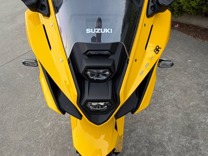 2024 Suzuki GSX-8R (GSX800FRQ) Yellow