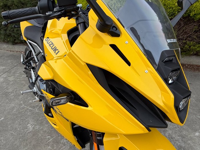 2024 Suzuki GSX-8R (GSX800FRQ) Yellow
