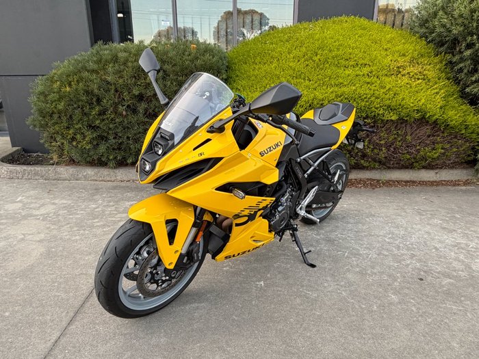 2024 Suzuki GSX-8R (GSX800FRQ) Yellow