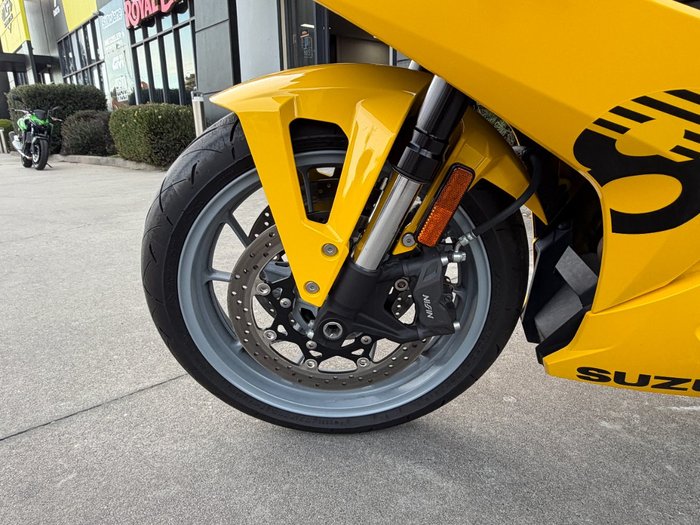 2024 Suzuki GSX-8R (GSX800FRQ) Yellow