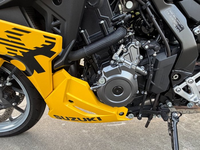 2024 Suzuki GSX-8R (GSX800FRQ) Yellow