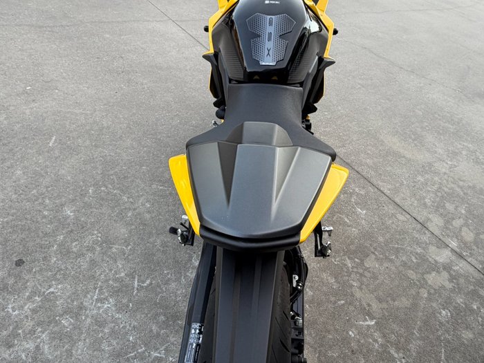 2024 Suzuki GSX-8R (GSX800FRQ) Yellow