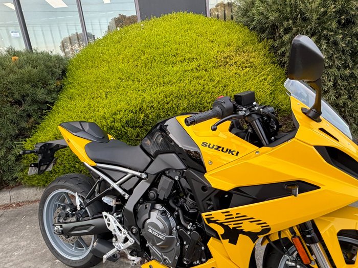 2024 Suzuki GSX-8R (GSX800FRQ) Yellow