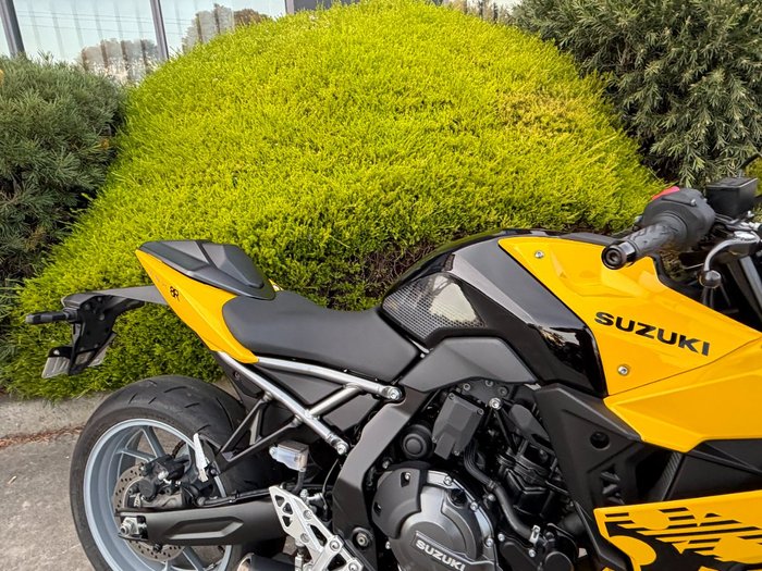 2024 Suzuki GSX-8R (GSX800FRQ) Yellow