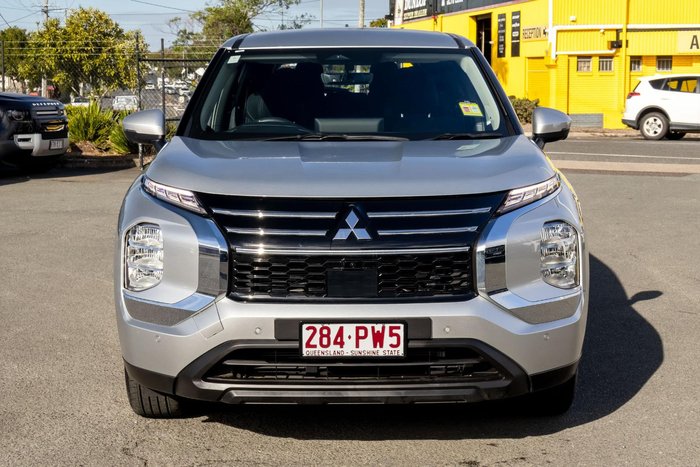 2025 Mitsubishi Outlander ES