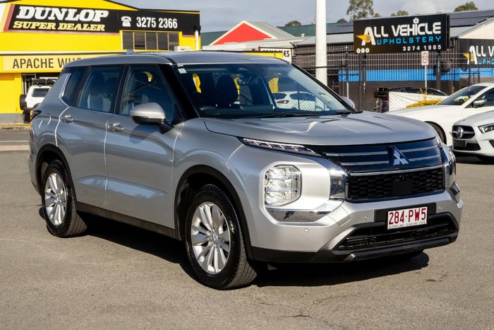 2025 Mitsubishi Outlander ES