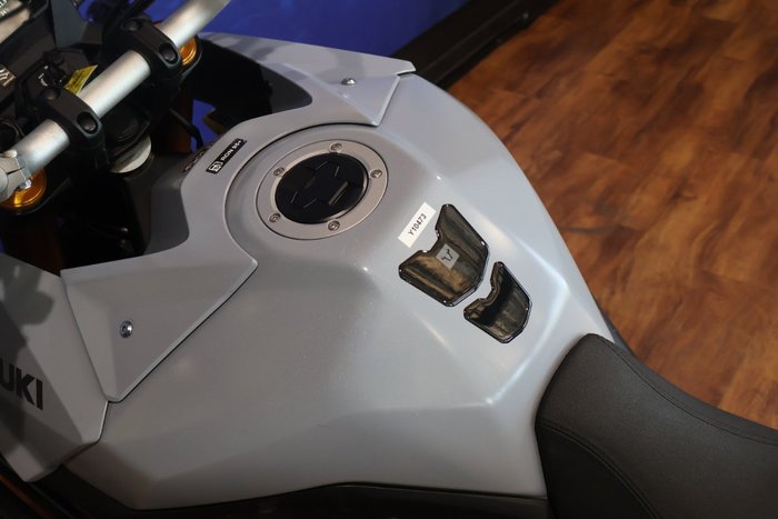 2024 Suzuki V-STROM 800 (DL800RQ) Grey