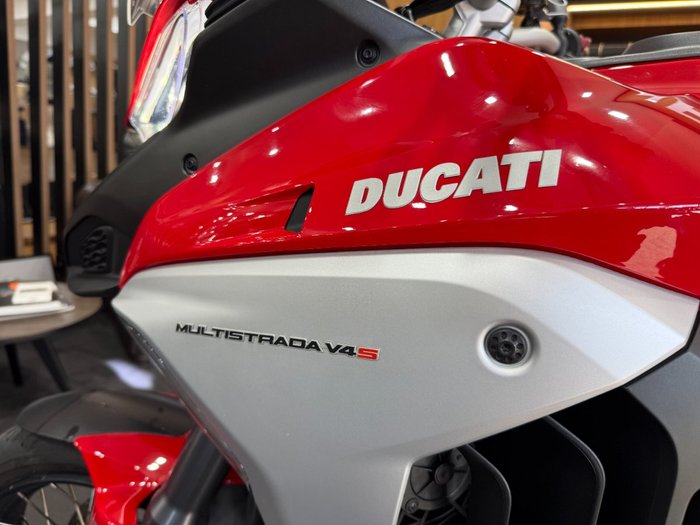2021 DUCATI MULTISTRADA V4 S Red