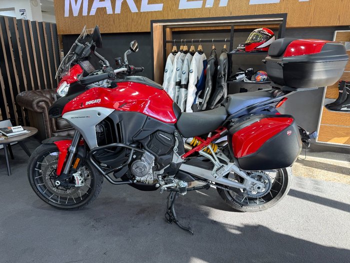 2021 DUCATI MULTISTRADA V4 S Red