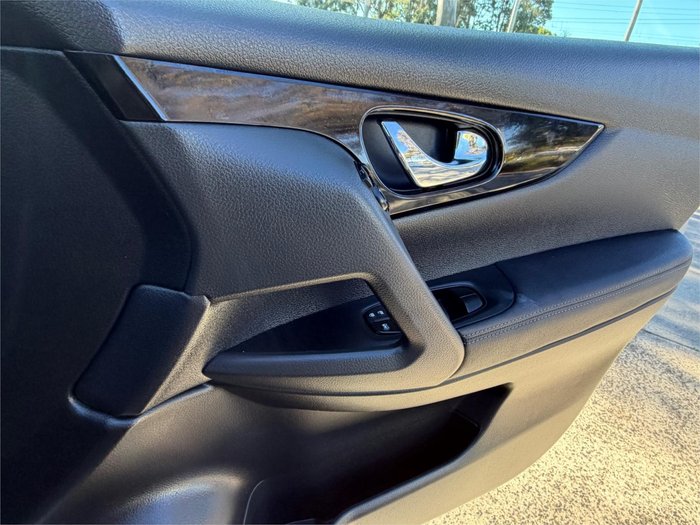 2017 NISSAN QASHQAI Ti