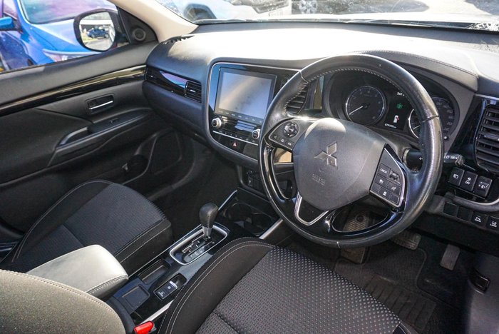 2020 Mitsubishi Outlander ES