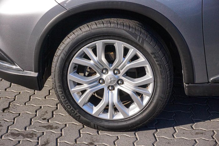 2020 Mitsubishi Outlander ES
